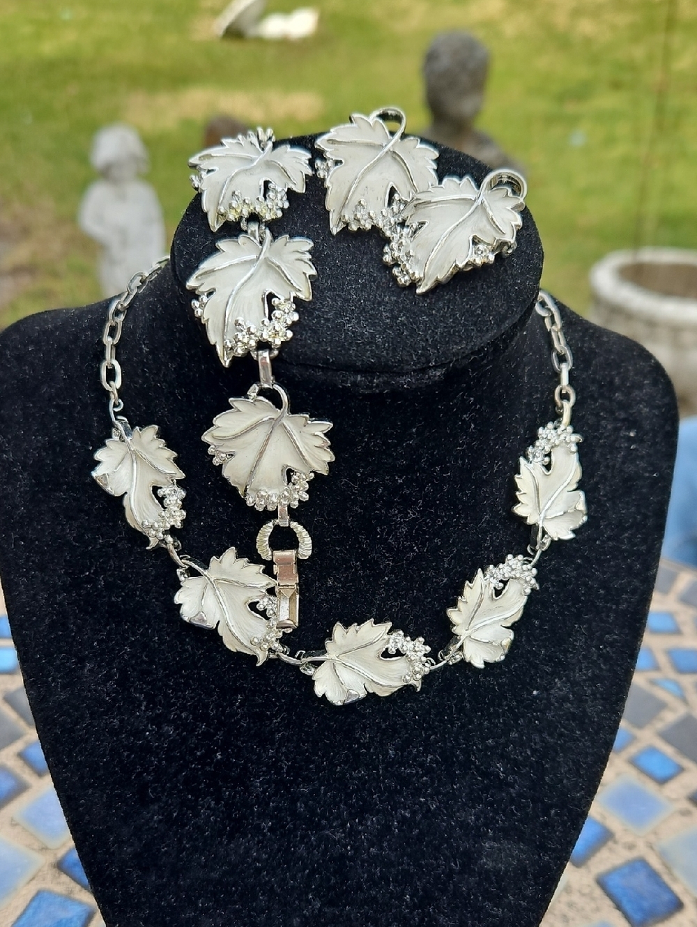 Vintage White Leaf Berry Necklace Bracelet Clip Earrings